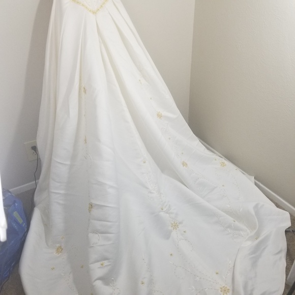 Vintage Strapless Wedding Gown - Picture 3 of 6